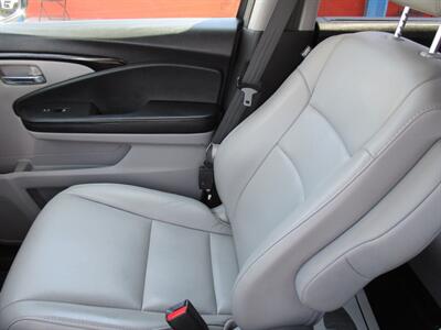 2021 Honda Pilot Touring-7P   - Photo 13 - Bell, CA 90201