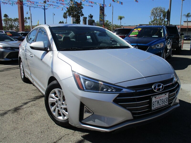 2019 Hyundai ELANTRA SE  