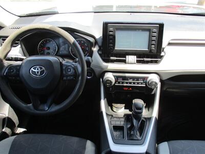 2019 Toyota RAV4 XLE   - Photo 28 - Bell, CA 90201