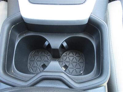 2019 Toyota RAV4 XLE   - Photo 25 - Bell, CA 90201