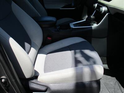 2019 Toyota RAV4 XLE   - Photo 18 - Bell, CA 90201