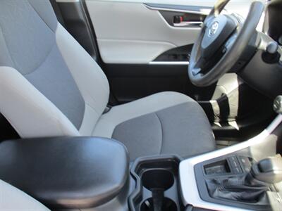 2019 Toyota RAV4 XLE   - Photo 21 - Bell, CA 90201