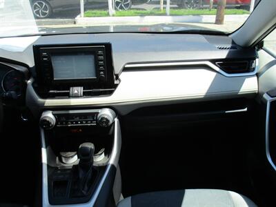 2019 Toyota RAV4 XLE   - Photo 27 - Bell, CA 90201