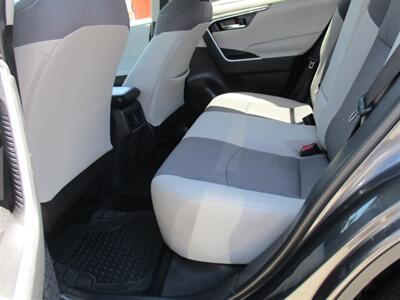 2019 Toyota RAV4 XLE   - Photo 13 - Bell, CA 90201