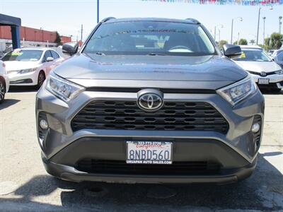 2019 Toyota RAV4 XLE   - Photo 3 - Bell, CA 90201