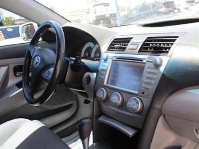 2011 Toyota Camry SE - Photo 16 - Bell, CA 90201