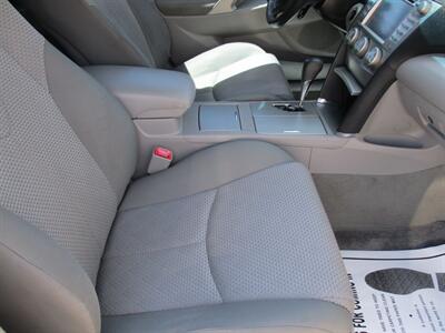 2011 Toyota Camry SE - Photo 14 - Bell, CA 90201