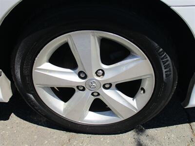 2011 Toyota Camry SE - Photo 29 - Bell, CA 90201