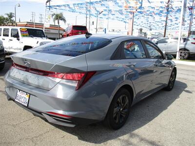 2021 Hyundai ELANTRA SEL   - Photo 6 - Bell, CA 90201