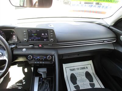 2021 Hyundai ELANTRA SEL   - Photo 28 - Bell, CA 90201