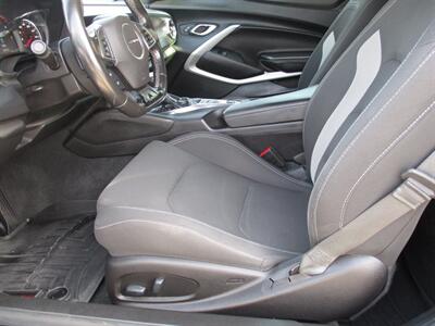 2018 Chevrolet Camaro LT   - Photo 9 - Bell, CA 90201