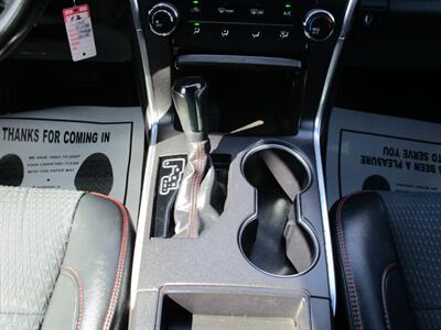 2015 Toyota Camry SE   - Photo 25 - Bell, CA 90201