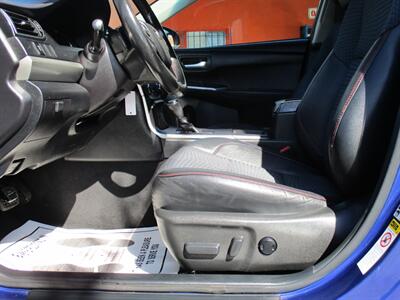 2015 Toyota Camry SE   - Photo 10 - Bell, CA 90201