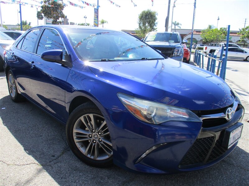 2015 Toyota Camry SE  