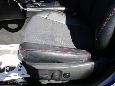 2015 Toyota Camry SE   - Photo 12 - Bell, CA 90201