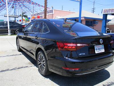 2019 Volkswagen Jetta SEL   - Photo 6 - Bell, CA 90201