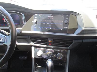 2019 Volkswagen Jetta SEL   - Photo 28 - Bell, CA 90201