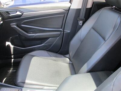 2019 Volkswagen Jetta SEL   - Photo 14 - Bell, CA 90201