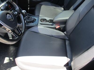 2019 Volkswagen Jetta SEL   - Photo 12 - Bell, CA 90201