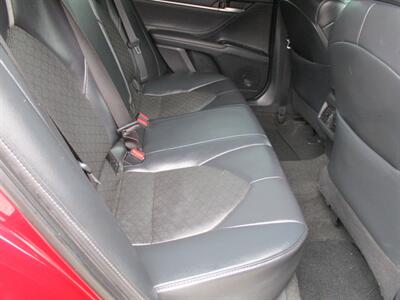 2018 Toyota Camry XLE V6   - Photo 17 - Bell, CA 90201