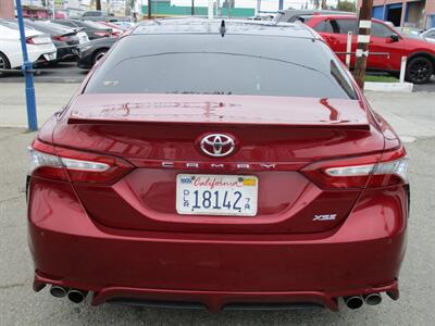2018 Toyota Camry XLE V6   - Photo 8 - Bell, CA 90201