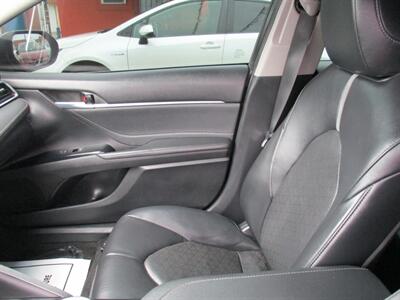 2018 Toyota Camry XLE V6   - Photo 14 - Bell, CA 90201