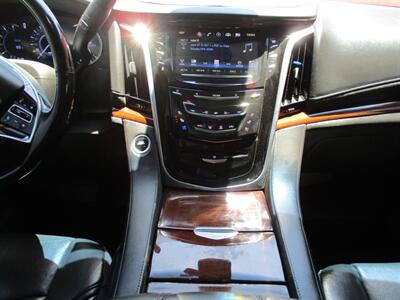 2019 Cadillac Escalade ESV Premium Luxury - Photo 32 - Bell, CA 90201