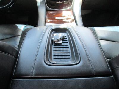 2019 Cadillac Escalade ESV Premium Luxury - Photo 31 - Bell, CA 90201