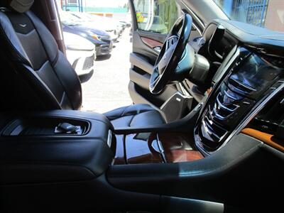 2019 Cadillac Escalade ESV Premium Luxury - Photo 27 - Bell, CA 90201
