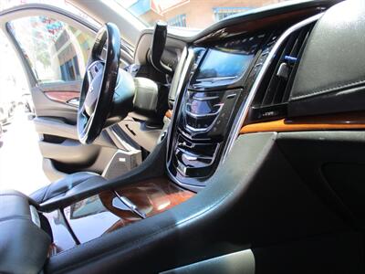 2019 Cadillac Escalade ESV Premium Luxury - Photo 29 - Bell, CA 90201