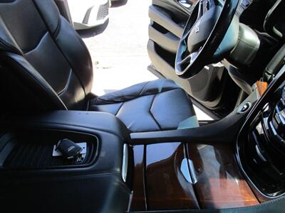 2019 Cadillac Escalade ESV Premium Luxury - Photo 28 - Bell, CA 90201
