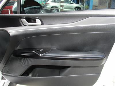 2024 Kia K5 LXS   - Photo 24 - Bell, CA 90201