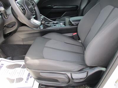 2024 Kia K5 LXS   - Photo 11 - Bell, CA 90201