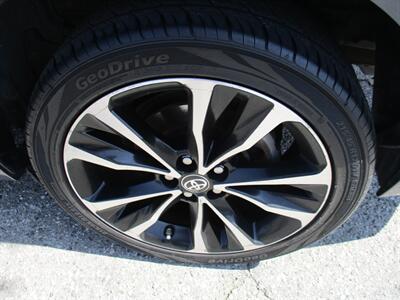 2017 Toyota Corolla SE   - Photo 29 - Bell, CA 90201
