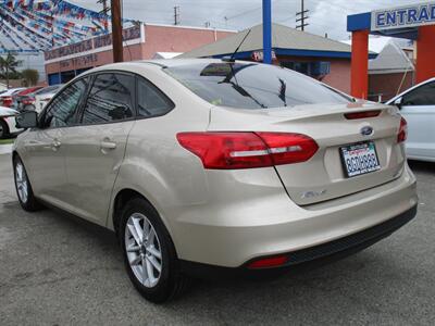 2018 Ford Focus SE   - Photo 6 - Bell, CA 90201