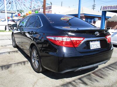 2017 Toyota Camry SE   - Photo 8 - Bell, CA 90201