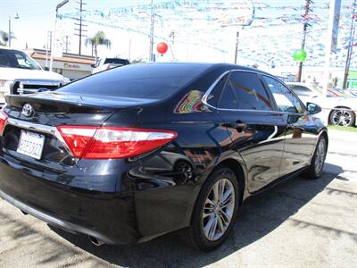 2017 Toyota Camry SE   - Photo 7 - Bell, CA 90201