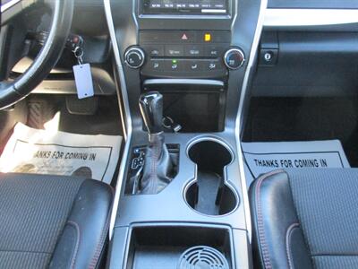 2016 Toyota Camry SE   - Photo 23 - Bell, CA 90201