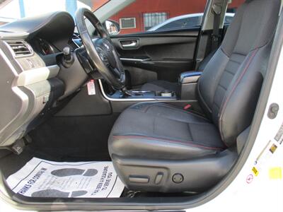 2016 Toyota Camry SE   - Photo 10 - Bell, CA 90201