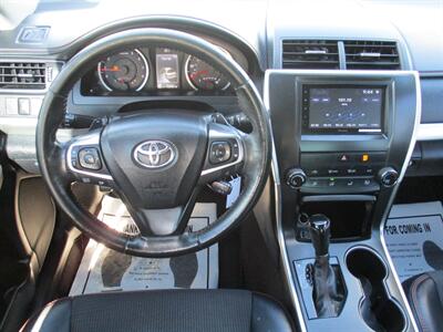 2016 Toyota Camry SE   - Photo 26 - Bell, CA 90201