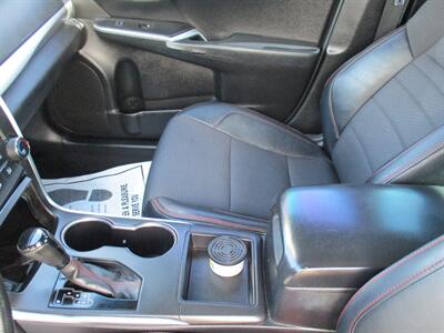 2016 Toyota Camry SE   - Photo 14 - Bell, CA 90201