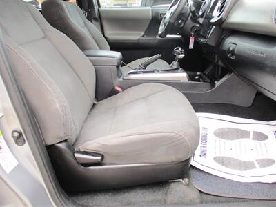 2016 Toyota Tacoma Double Cab SR5 V6 - Photo 16 - Bell, CA 90201