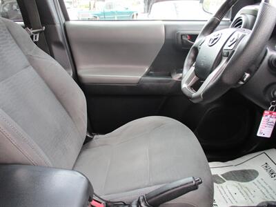 2016 Toyota Tacoma Double Cab SR5 V6 - Photo 19 - Bell, CA 90201