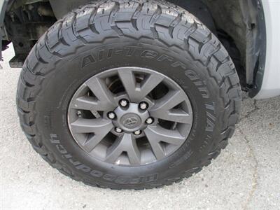 2016 Toyota Tacoma Double Cab SR5 V6 - Photo 28 - Bell, CA 90201