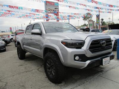 2016 Toyota Tacoma Double Cab SR5 V6 - Photo 5 - Bell, CA 90201