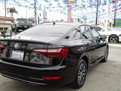 2019 Volkswagen Jetta SE   - Photo 8 - Bell, CA 90201