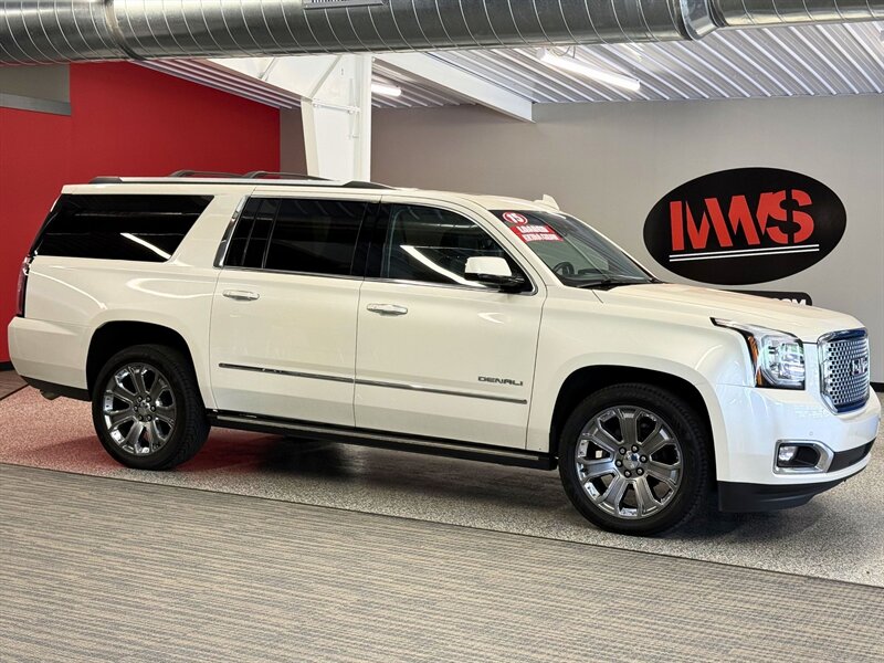 2015 GMC Yukon XL Denali   - Photo 1 - Grand Rapids, MI 49504