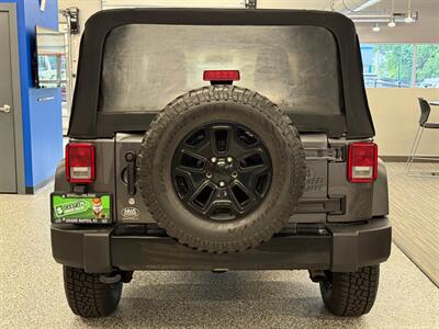 2017 Jeep Wrangler Willys Wheeler   - Photo 6 - Grand Rapids, MI 49504