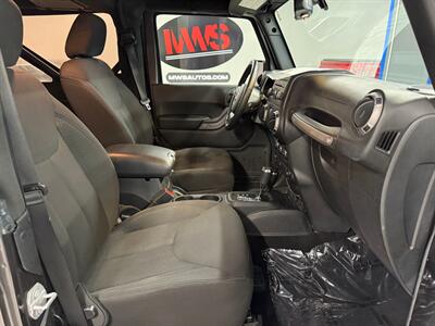 2017 Jeep Wrangler Willys Wheeler   - Photo 13 - Grand Rapids, MI 49504
