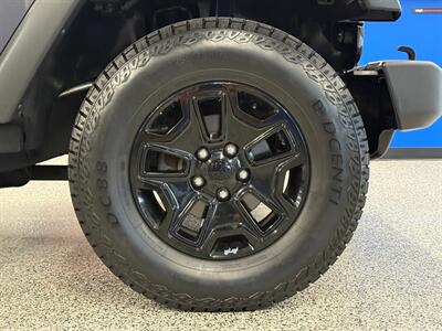 2017 Jeep Wrangler Willys Wheeler   - Photo 9 - Grand Rapids, MI 49504